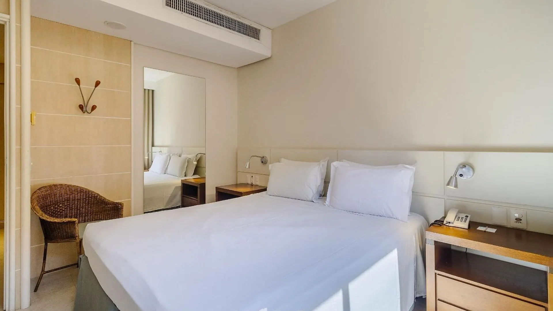 Resort pé na areia - Suítes JBVTOP Florianópolis Brasil