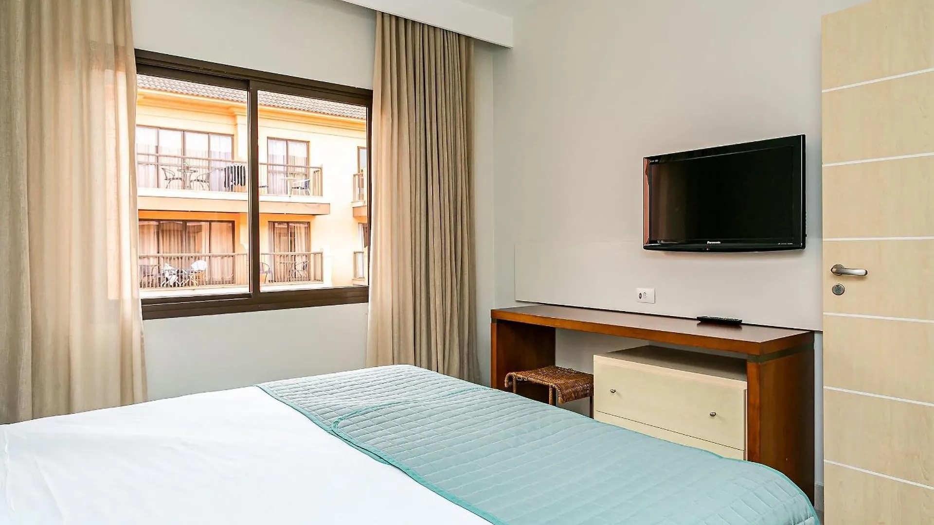 Resort pé na areia - Suítes JBVTOP Florianópolis