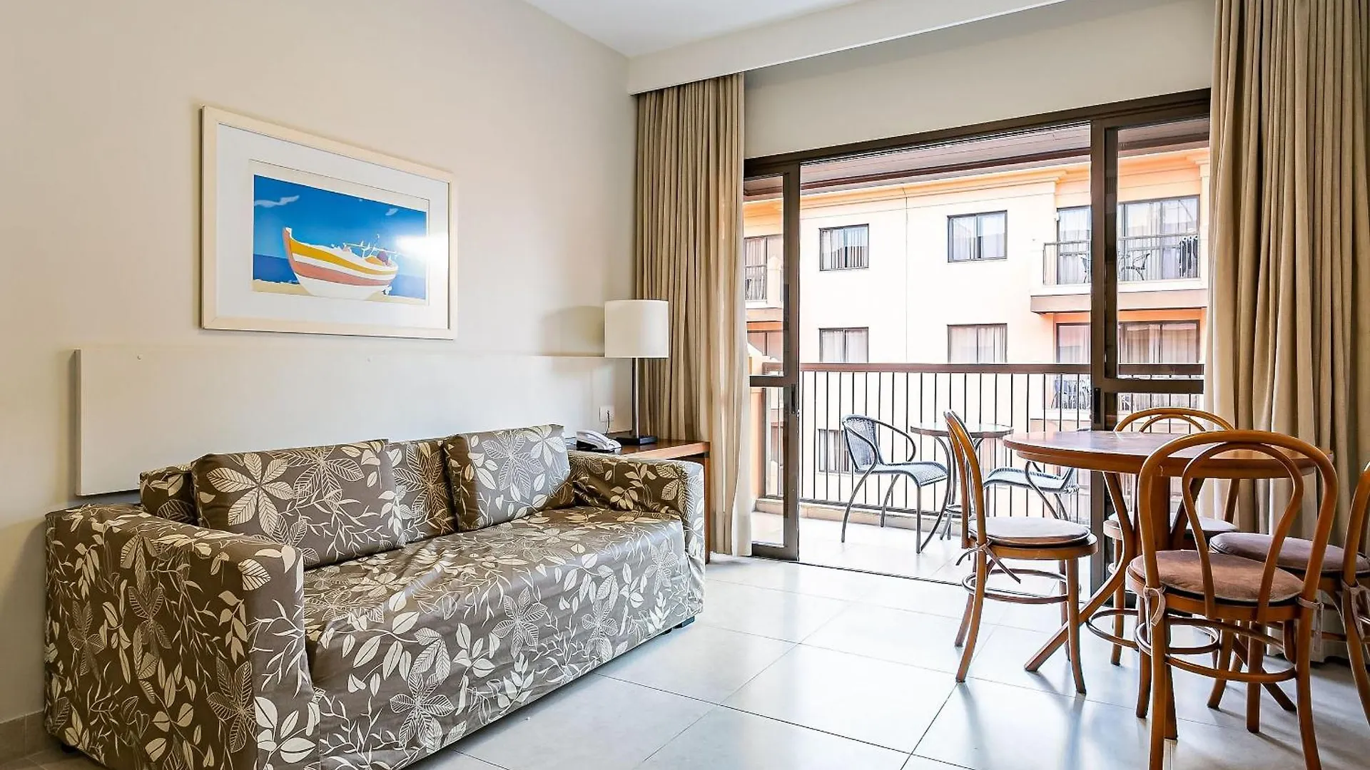Resort pé na areia - Suítes JBVTOP Florianópolis Brasil