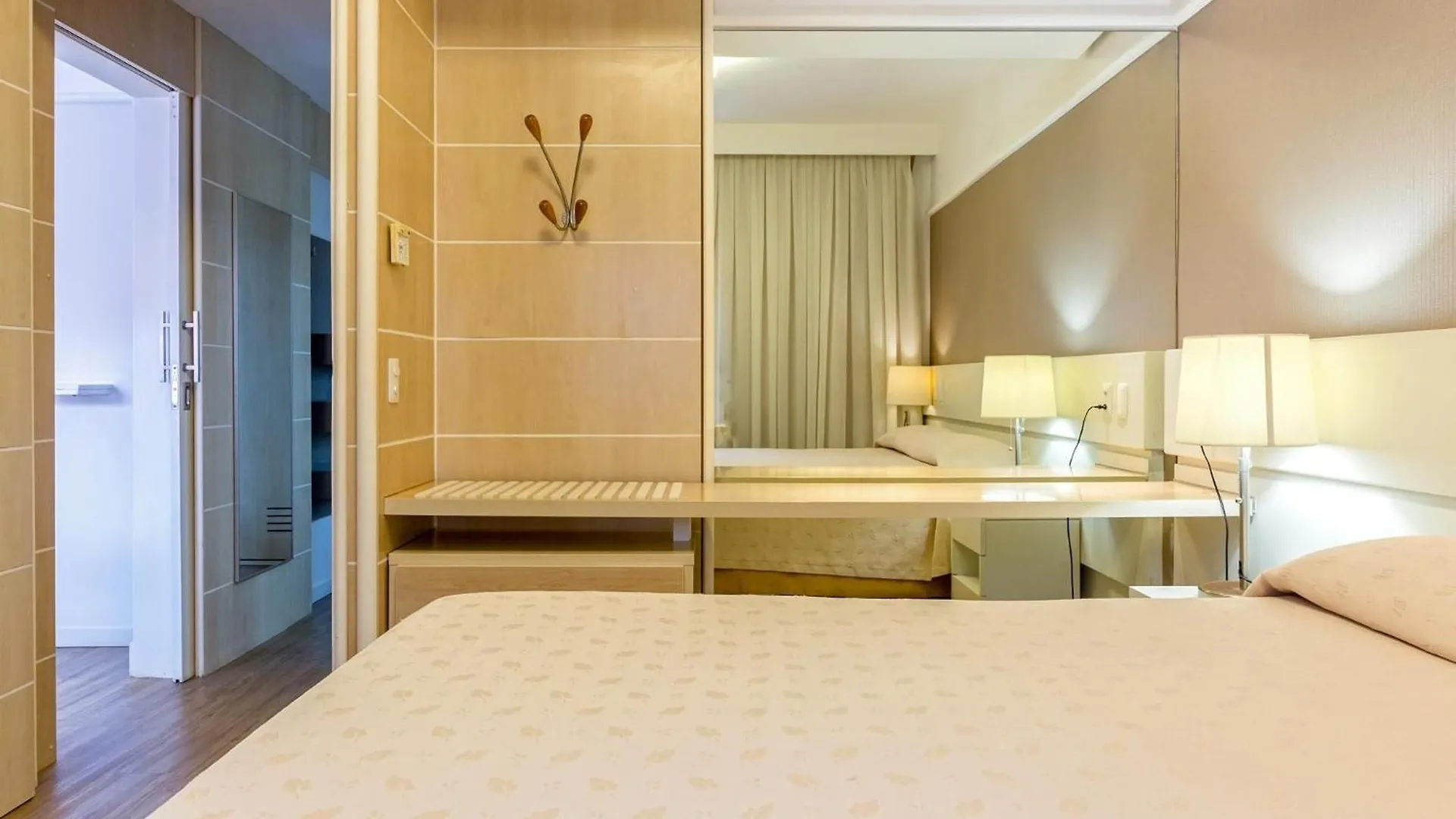 Resort Pe Na Areia - Suites Jbvtop Florianópolis 0*,